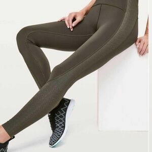 Lululemon Strength & Sweat Tight *28